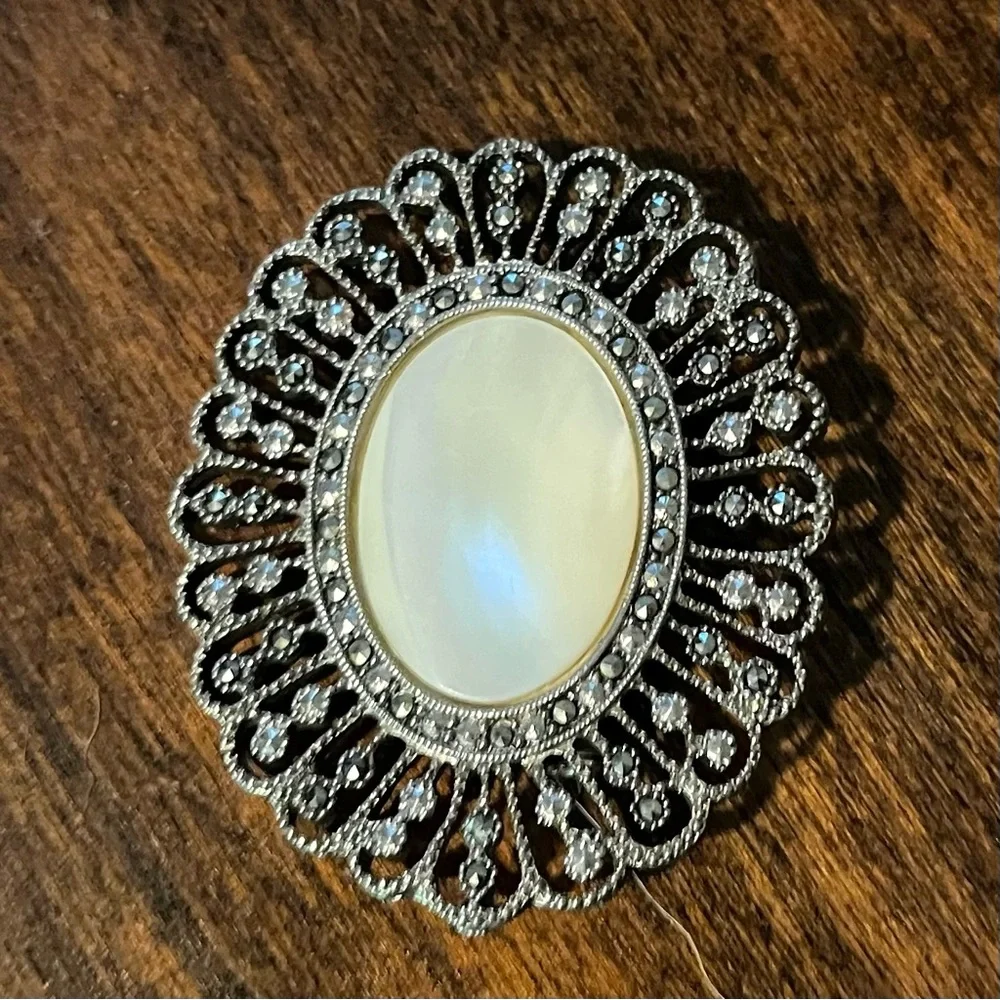 N/A oval mother